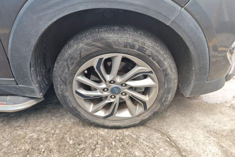 Used Hyundai Tucson 2015 1.6T Dual-Clutch Two-Wheel-Drive Smart Model Right Front Wheel Hub