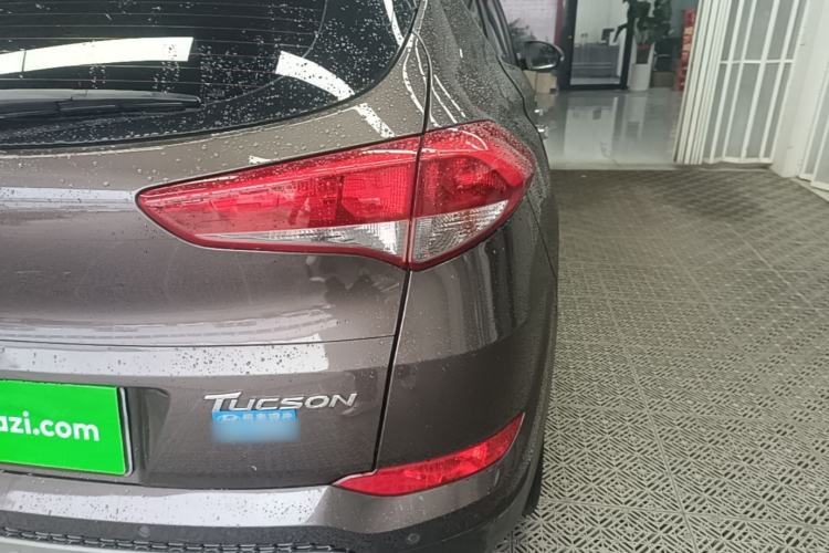 Used Hyundai Tucson 2015 1.6T Dual-Clutch Two-Wheel-Drive Smart Model Right Rear Taillight