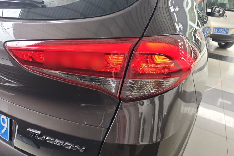 Used Hyundai Tucson 2015 1.6T Dual-Clutch Two-Wheel-Drive Leading Model Right Rear Taillight