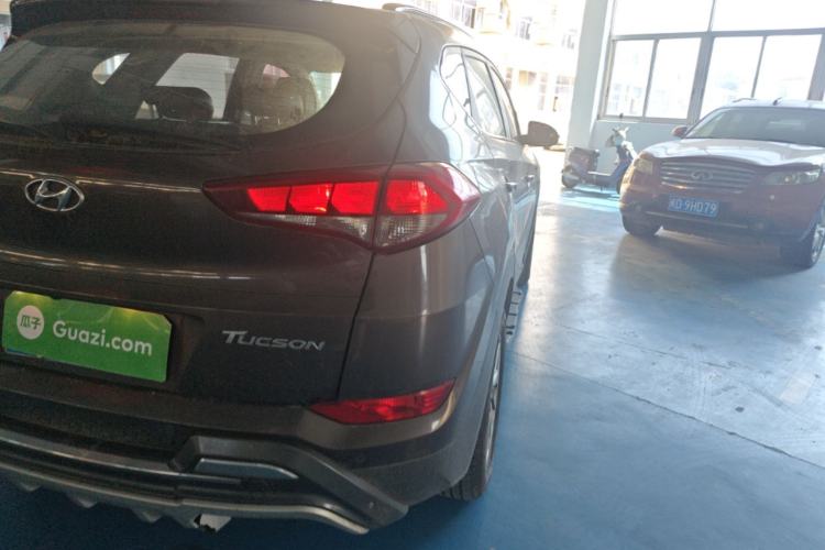 Used Hyundai Tucson 2015 1.6T Dual-Clutch Two-Wheel-Drive Smart Model Right Rear Taillight