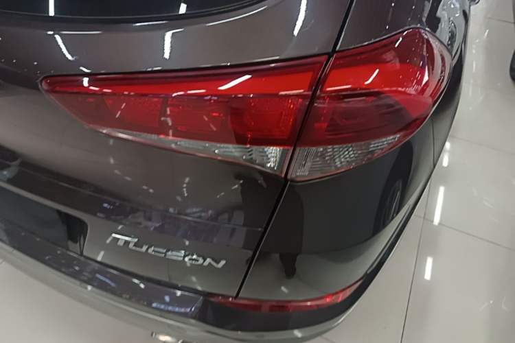 Used Hyundai Tucson 2015 1.6T Dual-Clutch Two-Wheel-Drive Smart Model Right Rear Taillight