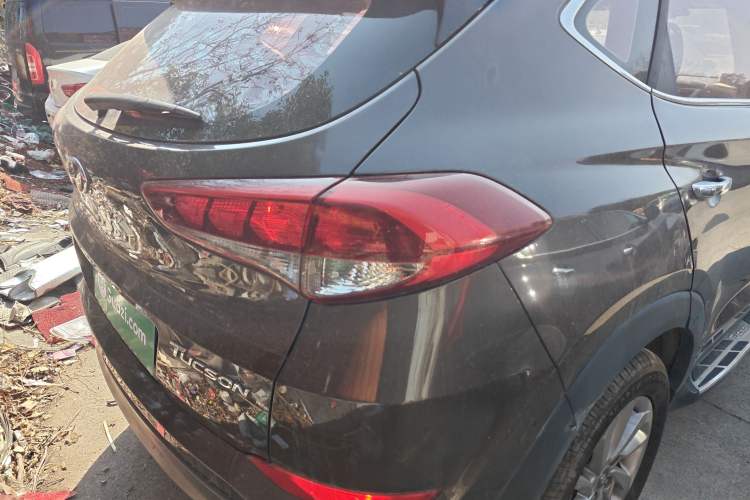 Used Hyundai Tucson 2015 1.6T Dual-Clutch Two-Wheel-Drive Smart Model Right Rear Taillight