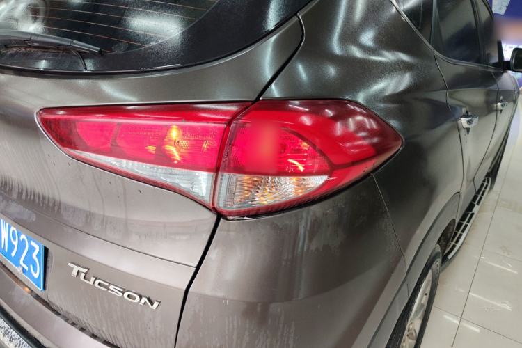 Used Hyundai Tucson 2015 1.6T Dual-Clutch Two-Wheel-Drive Smart Model Right Rear Taillight
