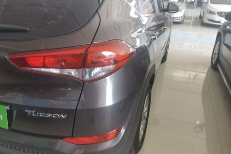 Used Hyundai Tucson 2015 1.6T Dual-Clutch Two-Wheel-Drive Smart Model Right Rear Taillight