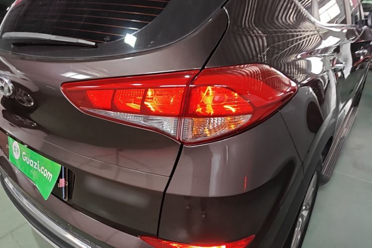 Used Hyundai Tucson 2015 1.6T Dual-Clutch Two-Wheel-Drive Smart Model Right Rear Taillight