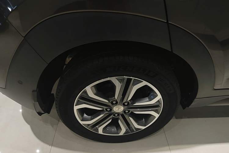 Used Hyundai Tucson 2015 1.6T Dual-Clutch Four-Wheel Drive Flagship Model Right Rear Wheel Hub