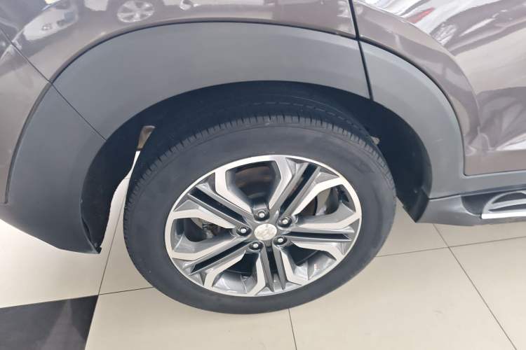 Used Hyundai Tucson 2015 1.6T Dual-Clutch Two-Wheel-Drive Leading Model Right Rear Wheel Hub
