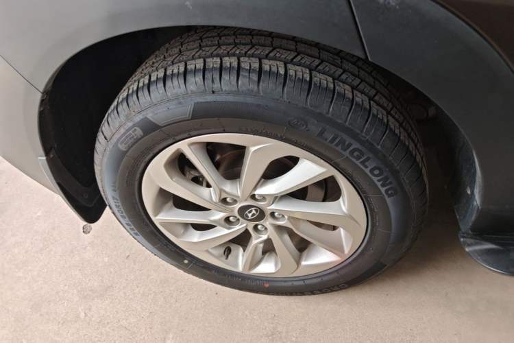 Used Hyundai Tucson 2015 1.6T Dual-Clutch Two-Wheel-Drive Smart Model Right Rear Wheel Hub