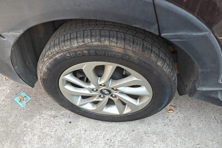 Used Hyundai Tucson 2015 1.6T Dual-Clutch Two-Wheel-Drive Smart Model Right Rear Wheel Hub