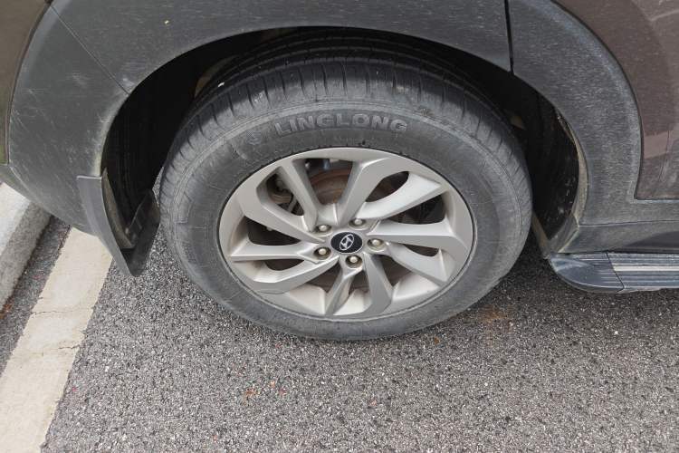 Used Hyundai Tucson 2015 1.6T Dual-Clutch Two-Wheel-Drive Smart Model Right Rear Wheel Hub