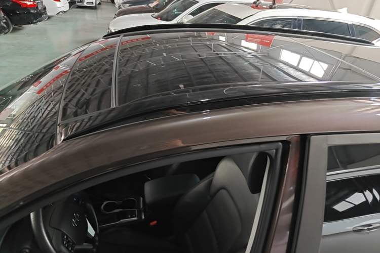 Used Hyundai Tucson 2015 1.6T Dual-Clutch Two-Wheel-Drive Smart Model Roof