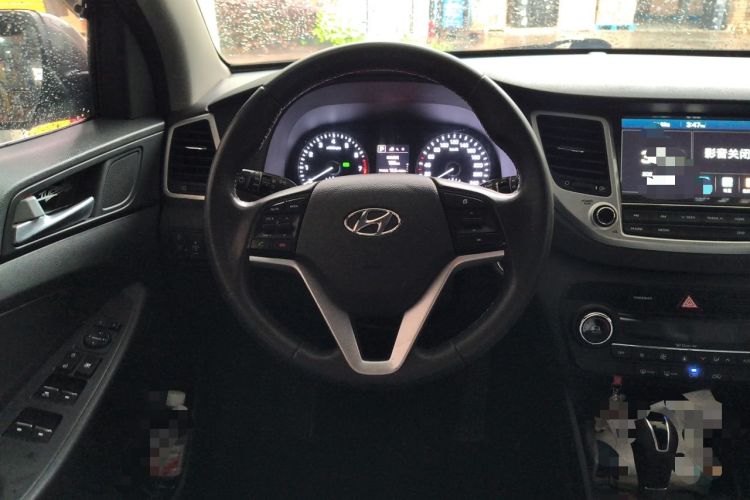 Used Hyundai Tucson 2015 1.6T Dual-Clutch Two-Wheel-Drive Smart Model Steering Wheel