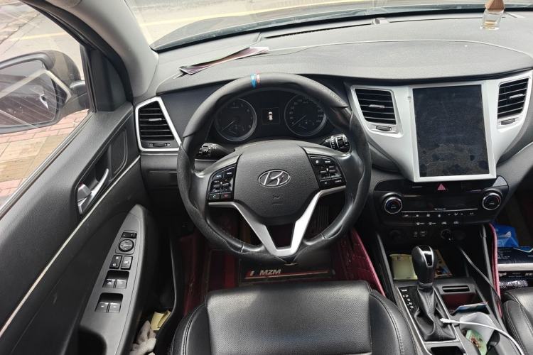 Used Hyundai Tucson 2015 1.6T Dual-Clutch Two-Wheel-Drive Smart Model Steering Wheel