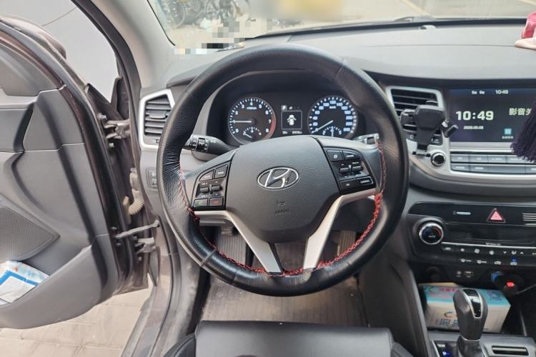 Used Hyundai Tucson 2015 1.6T Dual-Clutch Two-Wheel-Drive Smart Model Steering Wheel