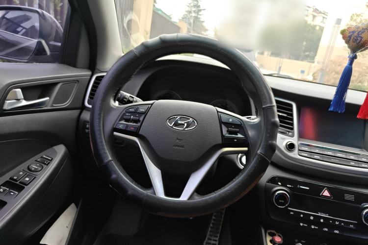 Used Hyundai Tucson 2015 1.6T Dual-Clutch All-Wheel-Drive Premium Model Steering Wheel