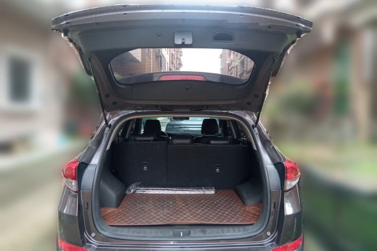 Used Hyundai Tucson 2015 1.6T Dual-Clutch Two-Wheel-Drive Smart Model Trunk