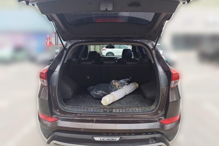 Used Hyundai Tucson 2015 1.6T Dual-Clutch Two-Wheel-Drive Smart Model Trunk