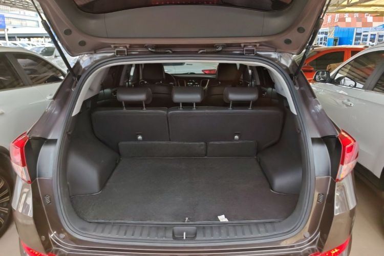 Used Hyundai Tucson 2015 1.6T Dual-Clutch Two-Wheel-Drive Smart Model Trunk