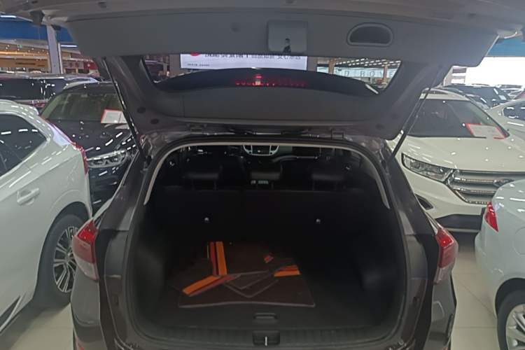 Used Hyundai Tucson 2015 1.6T Dual-Clutch Two-Wheel-Drive Smart Model Trunk