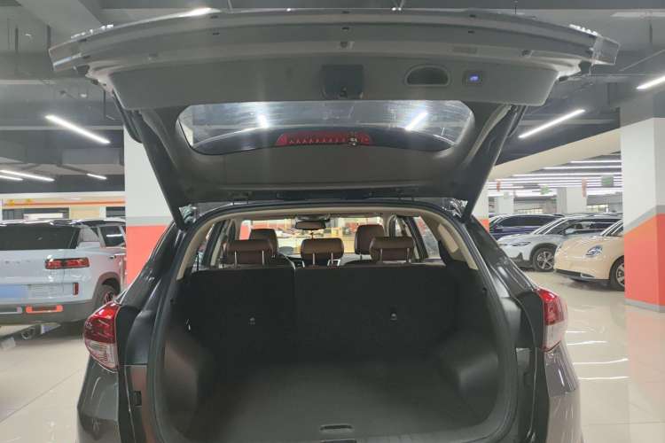 Used Hyundai Tucson 2015 1.6T Dual-Clutch Four-Wheel Drive Flagship Model Trunk