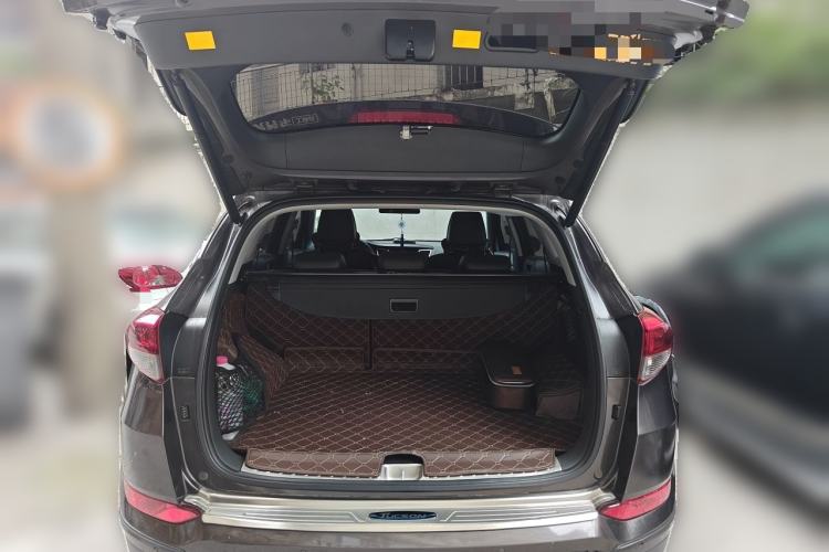 Used Hyundai Tucson 2015 1.6T Dual-Clutch Two-Wheel-Drive Leading Model Trunk