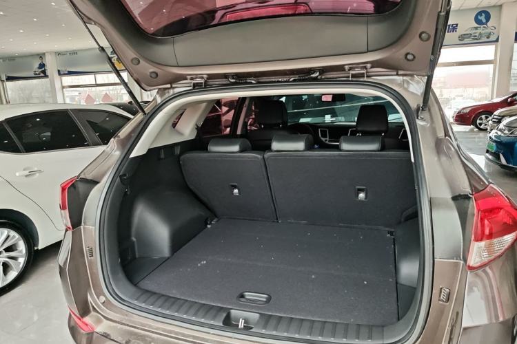 Used Hyundai Tucson 2015 1.6T Dual-Clutch Two-Wheel-Drive Smart Model Trunk
