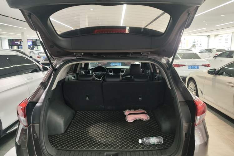 Used Hyundai Tucson 2015 1.6T Dual-Clutch Two-Wheel-Drive Smart Model Trunk