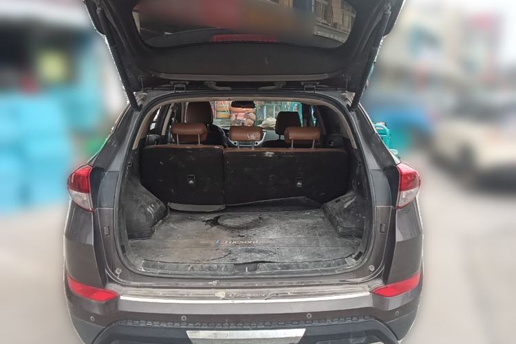 Used Hyundai Tucson 2015 1.6T Dual-Clutch Two-Wheel-Drive Leading Model Trunk