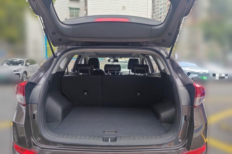 Used Hyundai Tucson 2015 1.6T Dual-Clutch Two-Wheel-Drive Smart Model Trunk