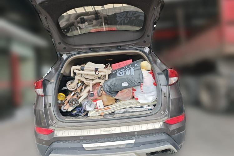 Used Hyundai Tucson 2015 1.6T Dual-Clutch Two-Wheel-Drive Smart Model Trunk