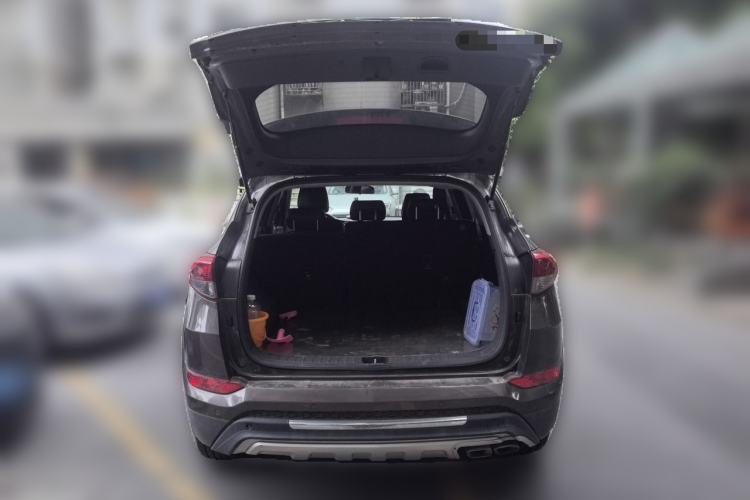 Used Hyundai Tucson 2015 1.6T Dual-Clutch Two-Wheel-Drive Smart Model Trunk