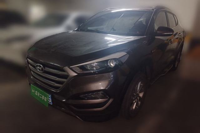 Ojetý Hyundai Tucson 2015 1.6T Dual-Clutch Two-Wheel-Drive Smart Model