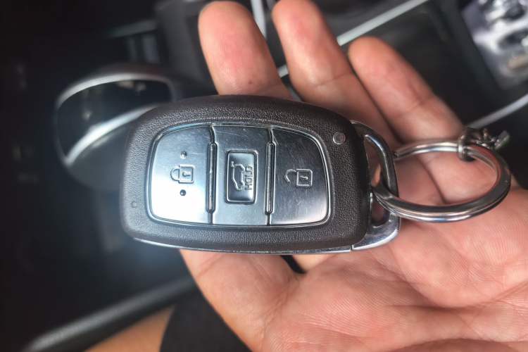 Used Hyundai Tucson 2015 2.0L Automatic Two-Wheel Drive Smart Version Vehicle Key