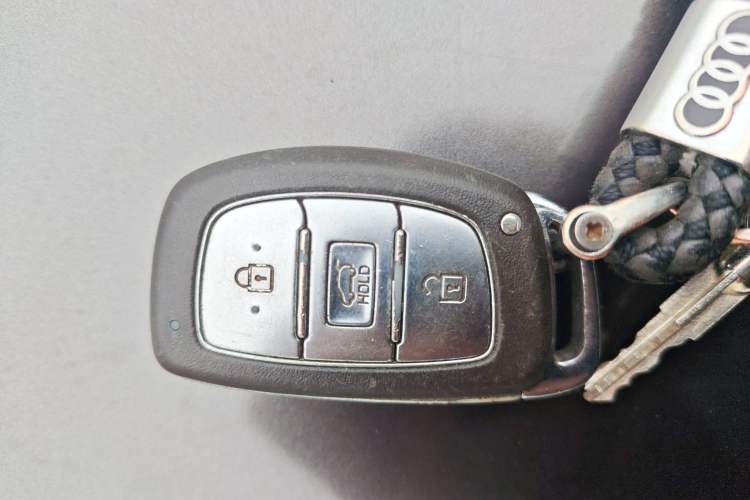 Used Hyundai Tucson 2015 1.6T Dual-Clutch Two-Wheel-Drive Smart Model Vehicle Key