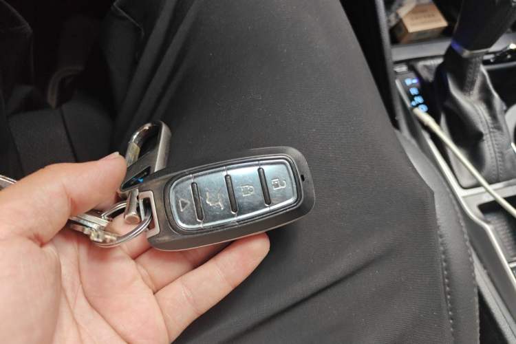 Used Hyundai Tucson 2015 1.6T Dual-Clutch Two-Wheel-Drive Smart Model Vehicle Key