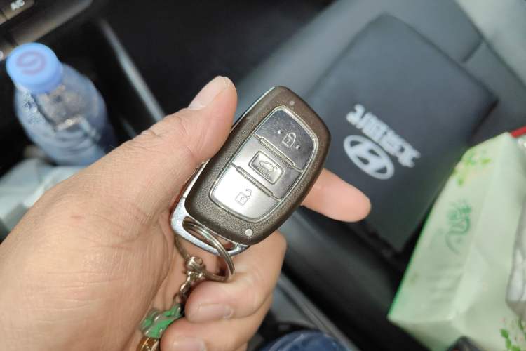 Used Hyundai Tucson 2015 1.6T Dual-Clutch Two-Wheel-Drive Smart Model Vehicle Key