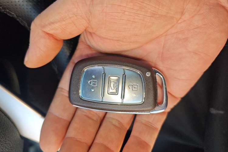 Used Hyundai Tucson 2015 1.6T Dual-Clutch Two-Wheel-Drive Smart Model Vehicle Key