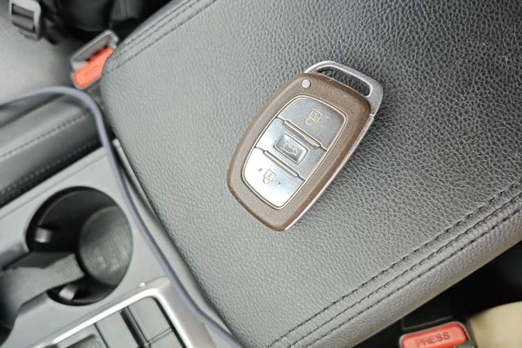 Used Hyundai Tucson 2015 1.6T Dual-Clutch Two-Wheel-Drive Smart Model Vehicle Key