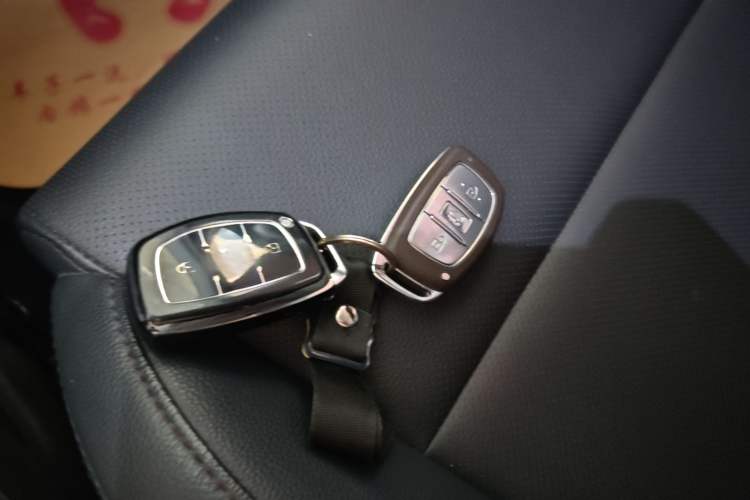Used Hyundai Tucson 2015 1.6T Dual-Clutch Two-Wheel-Drive Smart Model Vehicle Key