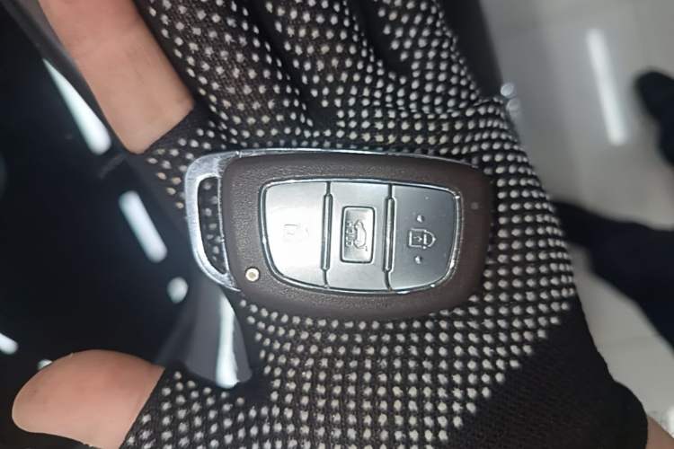 Used Hyundai Tucson 2015 1.6T Dual-Clutch Two-Wheel-Drive Smart Model Vehicle Key