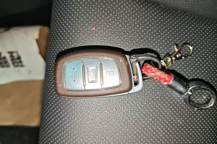 Used Hyundai Tucson 2015 1.6T Dual-Clutch Two-Wheel-Drive Smart Model Vehicle Key