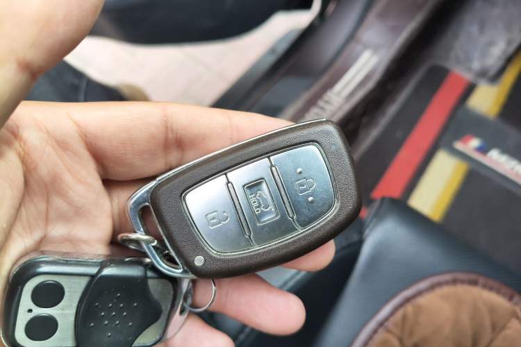 Used Hyundai Tucson 2015 1.6T Dual-Clutch Two-Wheel-Drive Smart Model Vehicle Key