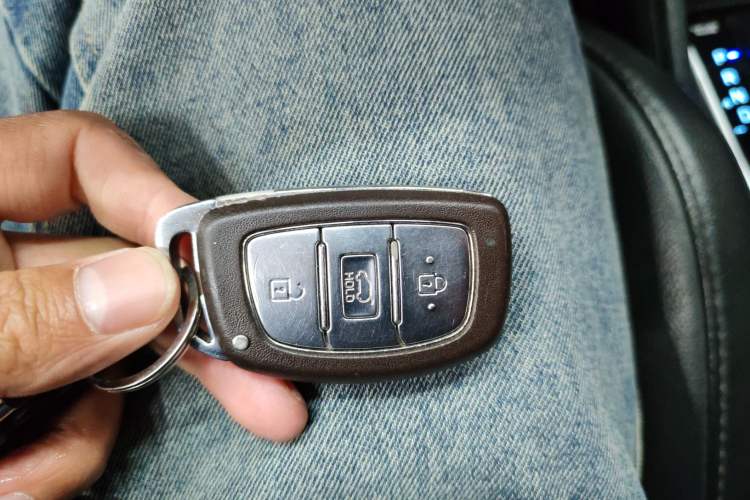 Used Hyundai Tucson 2015 1.6T Dual-Clutch Two-Wheel-Drive Smart Model Vehicle Key