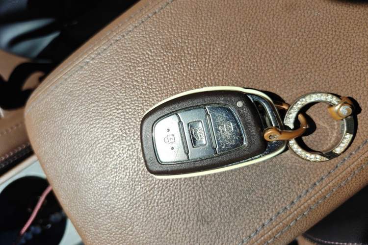 Used Hyundai Tucson 2015 1.6T Dual-Clutch Two-Wheel-Drive Smart Model Vehicle Key