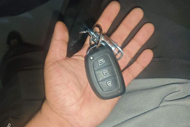 Used Hyundai Tucson 2015 1.6T Dual-Clutch Two-Wheel-Drive Smart Model Vehicle Key