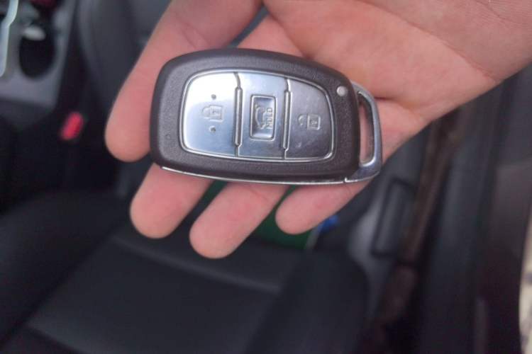 Used Hyundai Tucson 2015 1.6T Dual-Clutch Two-Wheel-Drive Smart Model Vehicle Key
