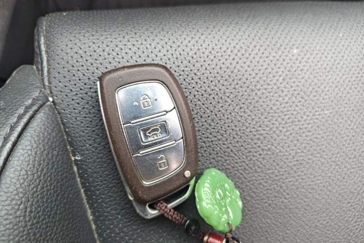 Used Hyundai Tucson 2015 1.6T Dual-Clutch Two-Wheel-Drive Smart Model Vehicle Key