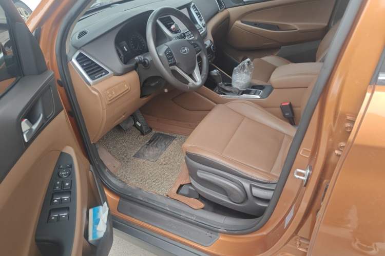 Used Hyundai Tucson 2015 1.6T Dual-Clutch Two-Wheel-Drive Smart Model Driver Seat