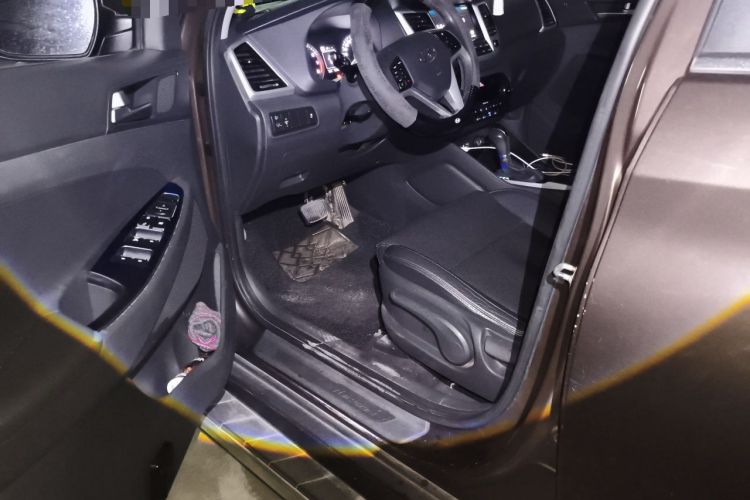 Used Hyundai Tucson 2015 1.6T Dual-Clutch Two-Wheel-Drive Smart Model Driver Seat