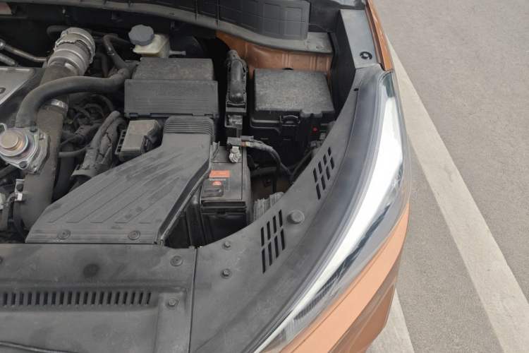 Used Hyundai Tucson 2015 1.6T Dual-Clutch Two-Wheel-Drive Smart Model Engine Bay Left